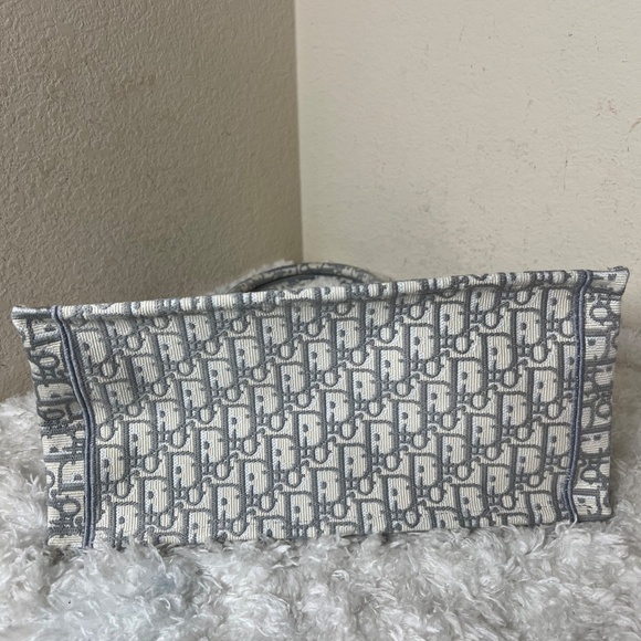 Christian Dior Oblique Jacquard Book Tote Medium - Picture 5 of 8